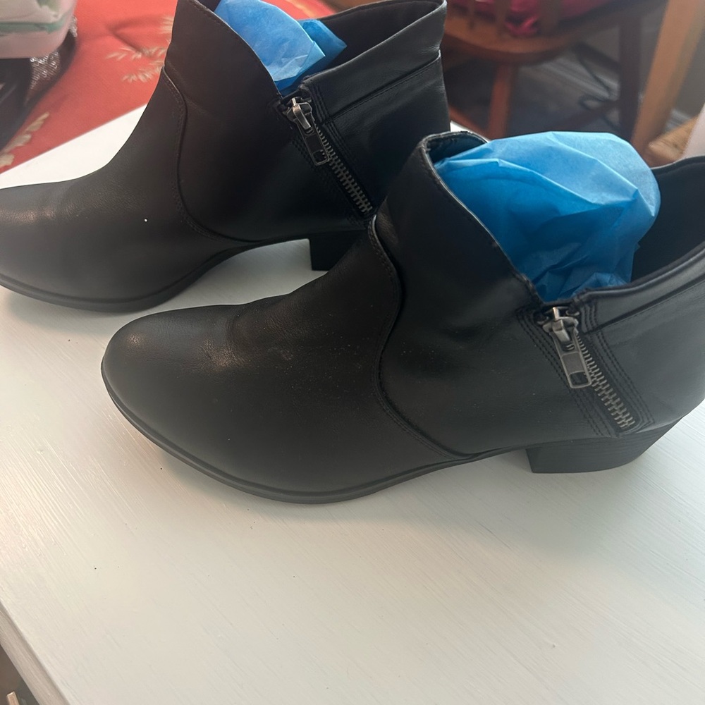 Black Ankle Boots with Zipper